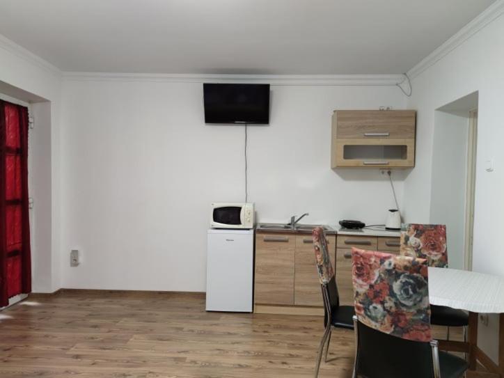 Emese Apartman Hajduszoboszlo Luaran gambar