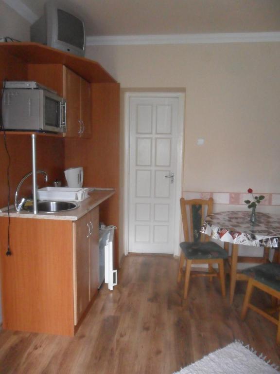 Emese Apartman Hajduszoboszlo Bilik gambar