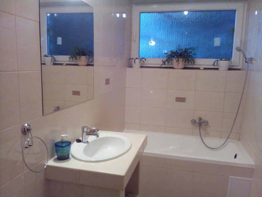 Emese Apartman Hajduszoboszlo Luaran gambar